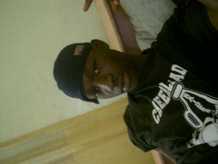 lui c MEMEU N MEC CHARMENT NN